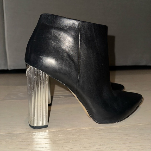 MICHAEL Michael Kors leather boot with silver heel & hardware - Picture 4 of 6